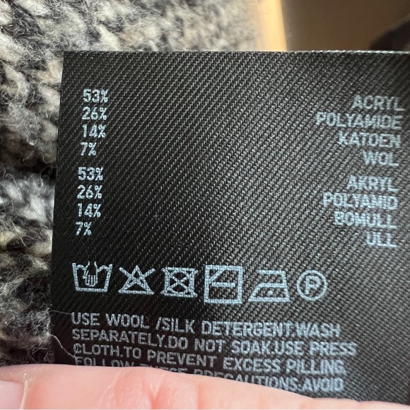 UNIQLO Sweater Jacket Coat Generous Size XS Cozy - Picture 8 of 11